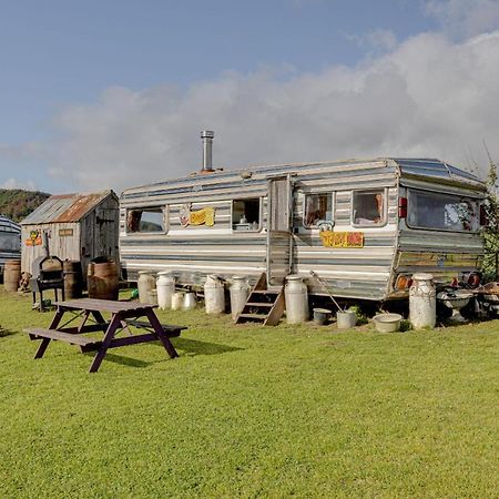 2 X Double Bed Glamping Wagon At Dalby Forest สการ์โบโรห์ ภายนอก รูปภาพ