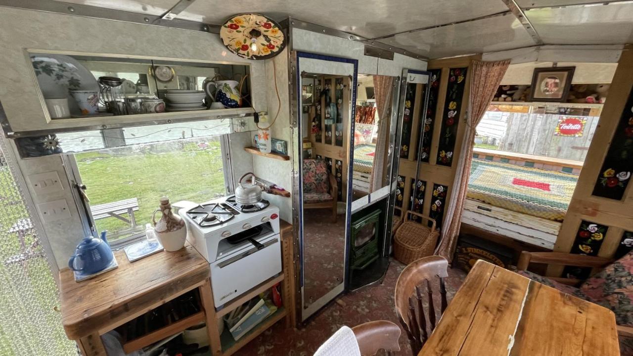 2 X Double Bed Glamping Wagon At Dalby Forest สการ์โบโรห์ ภายนอก รูปภาพ