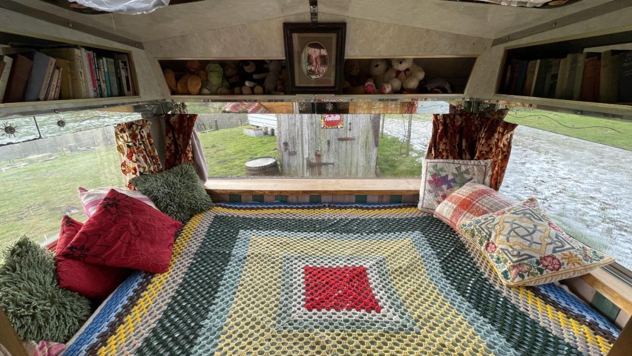 2 X Double Bed Glamping Wagon At Dalby Forest สการ์โบโรห์ ภายนอก รูปภาพ
