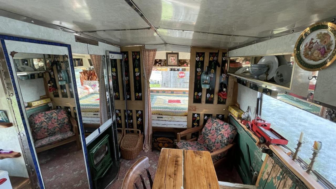 2 X Double Bed Glamping Wagon At Dalby Forest สการ์โบโรห์ ภายนอก รูปภาพ